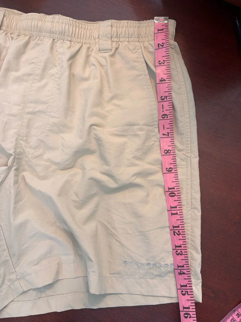 Columbia PFG Omni-Shade Fishing Shorts Mens S Beige Mesh Lined 6” Inseam